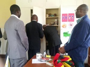 Police detectives searching at Pastor Evan Mawarire's house